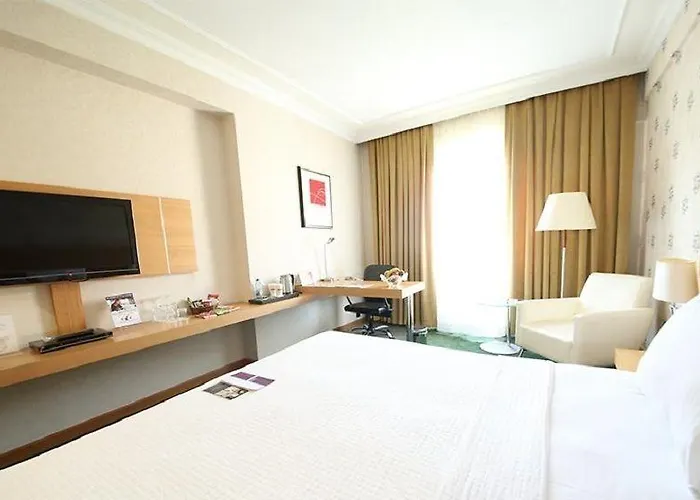Anemon Grand Hotel 5*