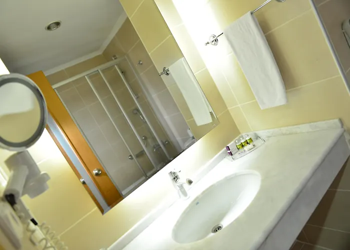 Anemon Grand Hotel 5*