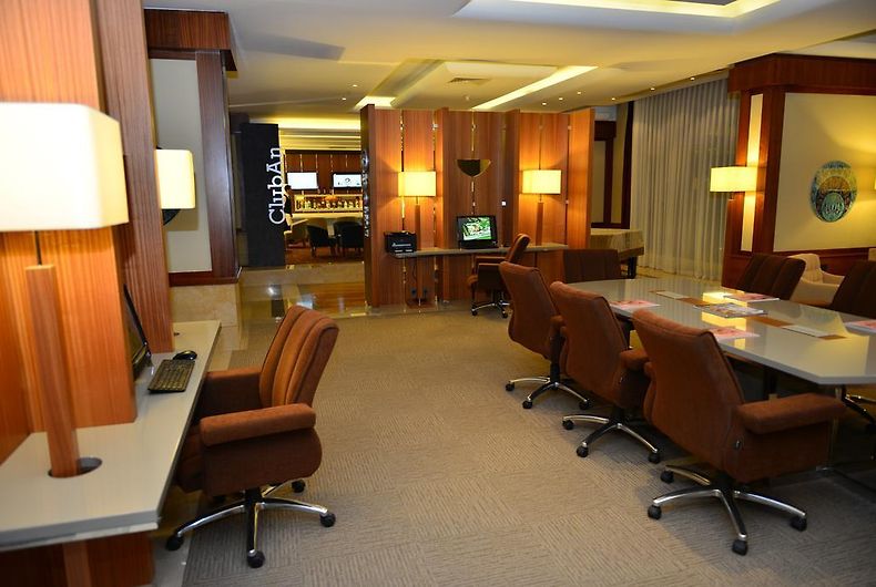 马尼萨艾尼门酒店